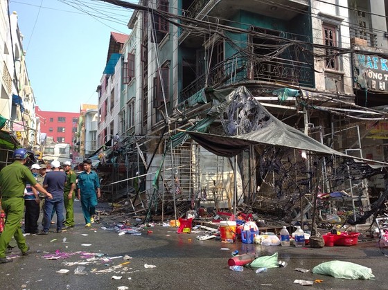 Cháy ở chợ Hạnh Thông Tây quận Gò Vấp, nhiều người thoát chết ảnh 5