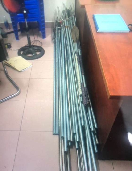 Tạm giữ 34 đối tượng trong vụ 'băng áo cam' đập phá quán nhậu ở quận Bình Tân ảnh 4