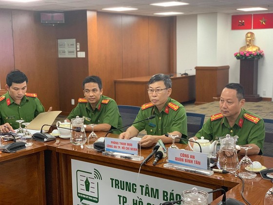 Tạm giữ 34 đối tượng trong vụ 'băng áo cam' đập phá quán nhậu ở quận Bình Tân ảnh 1