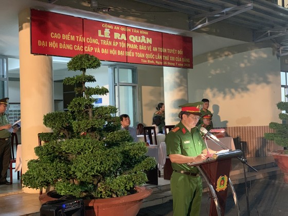 Nhiều quận ở TPHCM đồng loạt ra quân trấn áp tội phạm ảnh 2