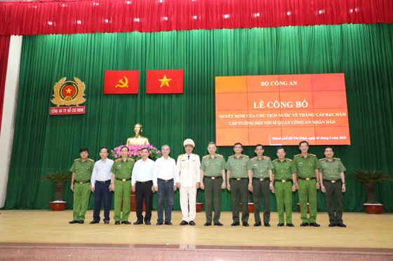 Thăng hàm Thiếu tướng cho Phó giám đốc Công an TPHCM Cao Đăng Hưng ảnh 4