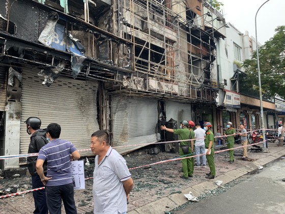 Xác định nghi can gây cháy chi nhánh ngân hàng Eximbank cùng nhà dân ở quận Gò Vấp ảnh 14