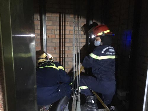 Điều tra vụ nam nhân viên bảo trì thang máy tử vong trong tòa nhà ở quận 1 ảnh 3