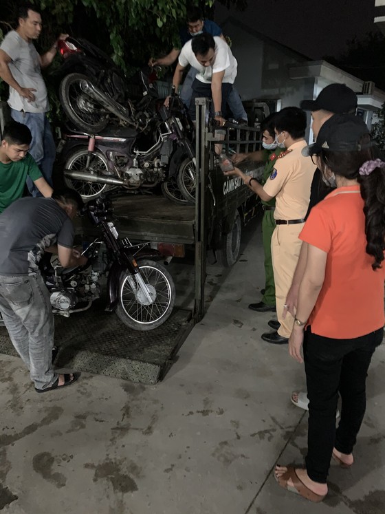 Triệt phá đường dây trộm cắp, tiêu thụ xe gian ở TPHCM ảnh 4