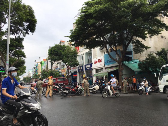 Công an TPHCM thông tin vụ cướp ở chi nhánh ngân hàng Techcombank tại quận Tân Phú ảnh 1