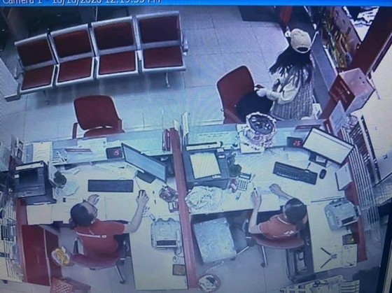 Khởi tố kẻ cướp tại chi nhánh ngân hàng Techcombank ở quận Tân Phú ảnh 4