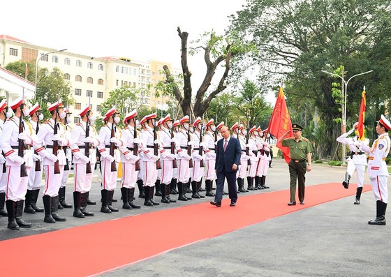 Thủ tướng Nguyễn Xuân Phúc dự khai mạc Hội nghị Công an toàn quốc lần thứ 76 ảnh 2