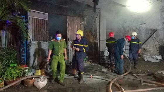 Cháy vựa thu mua phế liệu ở quận Bình Tân ảnh 6