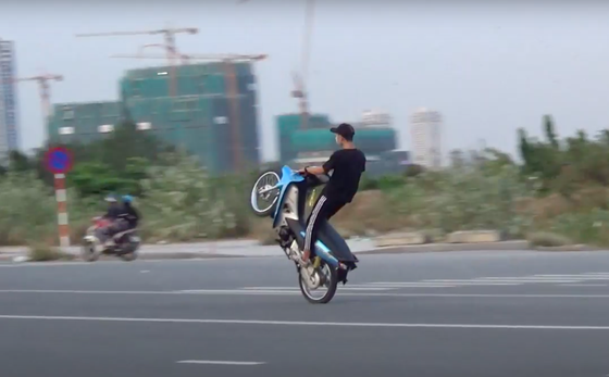 Công an túc trực nơi “quái xế” tụ tập đua xe gần hầm Thủ Thiêm ảnh 10