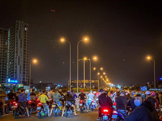 Đã xác định được một số 'quái xế' chặn đường cao tốc để đua xe ảnh 1