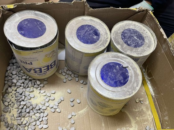 Phát hiện gần 36 kg ma tuý các loại trong lô hàng quà biếu ảnh 3