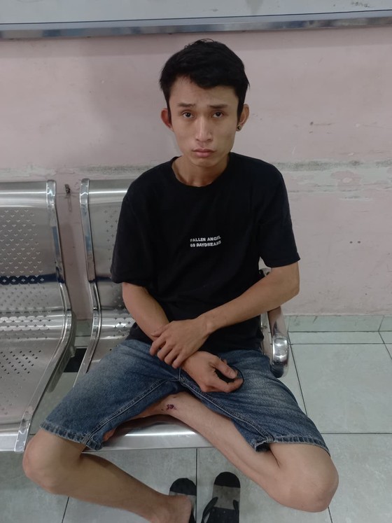 Nam thanh niên mua súng đạn trên mạng độ chế bán kiếm lời ảnh 1