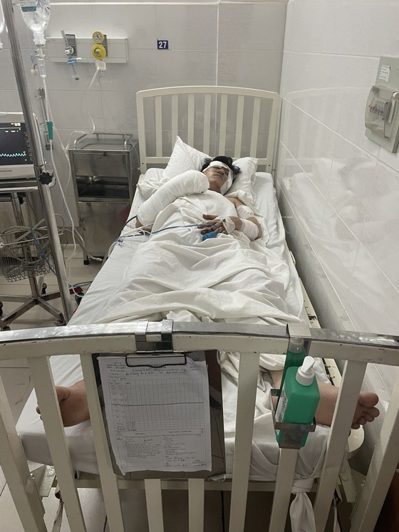 Hoàn cảnh của cảnh sát khu vực bị kẻ ngáo đá đâm trọng thương ảnh 2