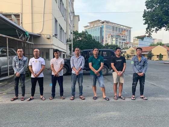 Vai trò của 2 cựu cán bộ công an trong vụ dàn cảnh cướp tiền ảo hơn 37 tỷ đồng trên cao tốc ảnh 1