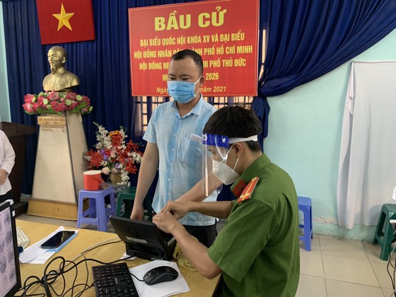 Công an TPHCM khẩn trương cấp căn cước gắn chip cho người dân ảnh 3