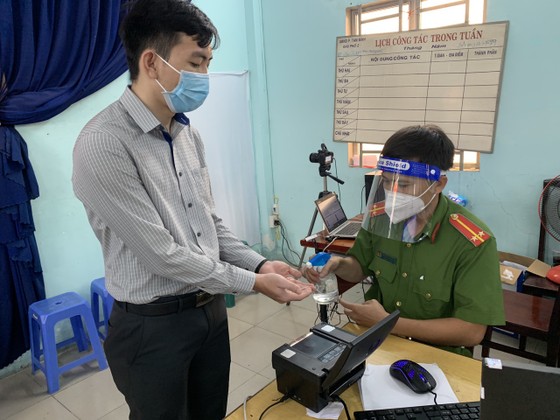 Công an TPHCM gia hạn thực hiện cấp CCCD tới cuối tháng 12-2021 ảnh 1