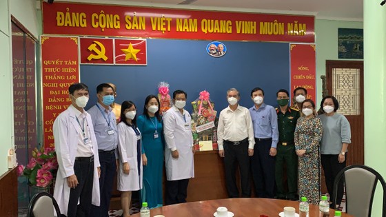 Phó Chủ tịch UBND TPHCM Ngô Minh Châu thăm, chúc tết các đơn vị ảnh 3