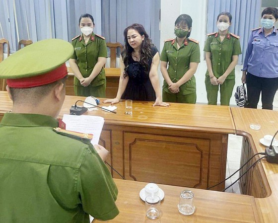 Công an TPHCM điều tra các tài khoản tung tin bà Nguyễn Phương Hằng được tại ngoại ảnh 1