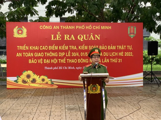 Công an TPHCM ra quân đảm bảo giao thông dịp nghỉ lễ và SEA Games 31