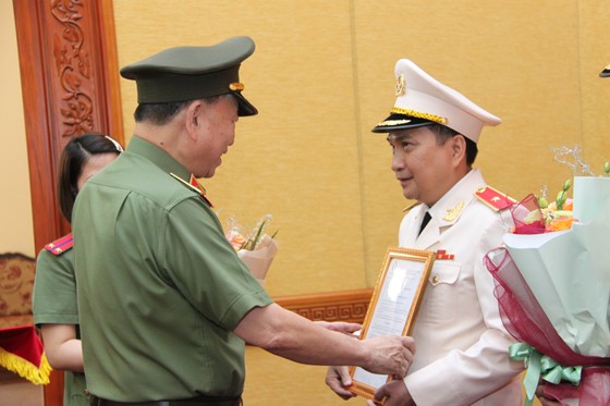 Thăng hàm Thiếu tướng đối với Phó Giám đốc Công an TPHCM Nguyễn Sỹ Quang  ảnh 1