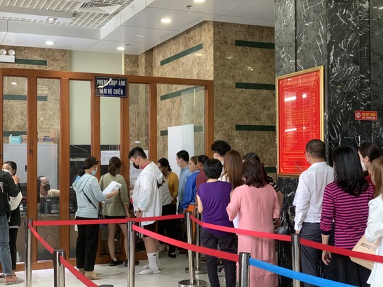 Tạm ngưng cấp hộ chiếu ở TPHCM ảnh 10