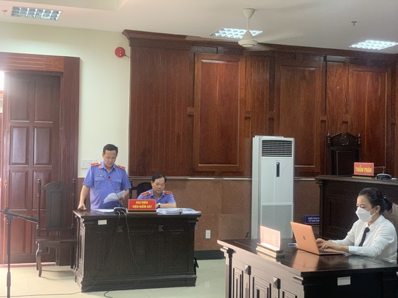 Viện Kiểm sát đề nghị giảm án cho bị cáo Trần Vĩnh Tuyến, bị cáo Lê Tấn Hùng ảnh 2