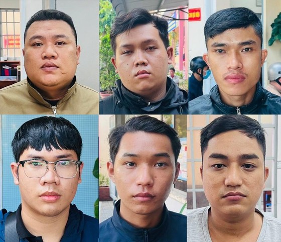 Bắt nhóm 'hiệp sĩ' cưỡng đoạt tiền của người đi đường ở TPHCM ảnh 1