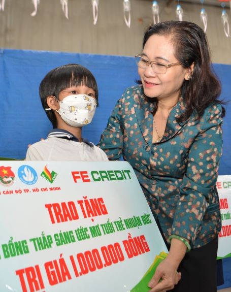 Chủ tịch HĐND TPHCM dự lễ khánh thành và bàn giao công trình Không gian Văn hóa Hồ Chí Minh chủ đề Bác Hồ với Thiếu nhi ảnh 2