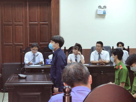 Bị cáo Nguyễn Hoài Nam được giảm án 18 tháng tù ảnh 1