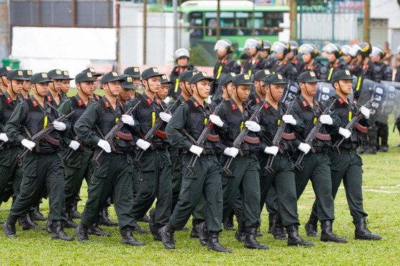 Ra mắt Trung đoàn Cảnh sát cơ động dự bị chiến đấu thuộc Công an TPHCM ảnh 10