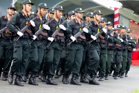 Ra mắt Trung đoàn Cảnh sát cơ động dự bị chiến đấu thuộc Công an TPHCM ảnh 11