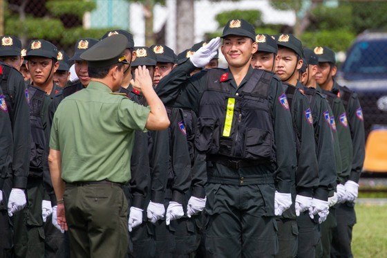 Ra mắt Trung đoàn Cảnh sát cơ động dự bị chiến đấu thuộc Công an TPHCM ảnh 4