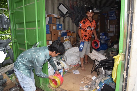 Bắt băng cướp dùng ghe đi trộm cắp trong công trường ở TPHCM ảnh 5