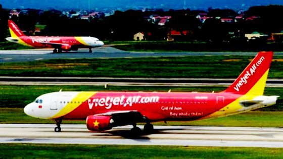 Thêm 4 chuyến bay đưa hành khách bị mắc kẹt tại Đà Nẵng trở về Hà Nội và TPHCM ảnh 1