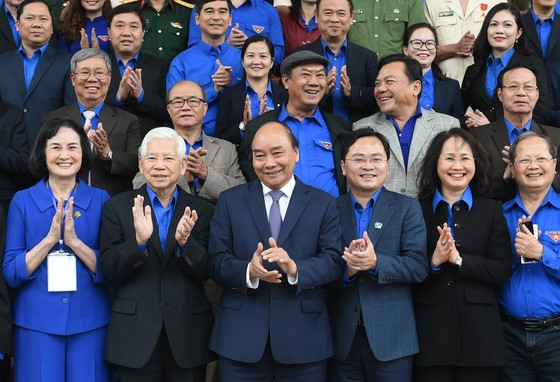 Thủ tướng Nguyễn Xuân Phúc gặp mặt cán bộ đoàn tiêu biểu nhận giải thưởng Lý Tự Trọng 2021 ảnh 3