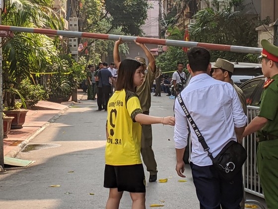 Hà Nội: Án mạng kinh hoàng sáng sớm, ít nhất hai nữ sinh thiệt mạng ảnh 4