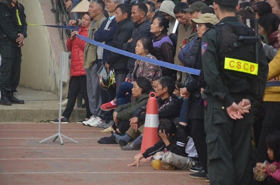 Đang xét xử 9 đối tượng sát hại nữ sinh giao gà ở Điện Biên ảnh 2