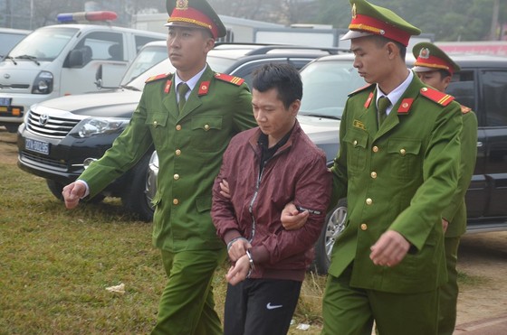 Đang xét xử 9 đối tượng sát hại nữ sinh giao gà ở Điện Biên ảnh 6