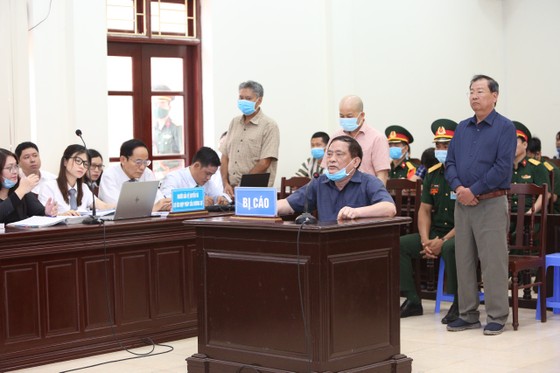Ông Nguyễn Văn Hiến xin lỗi Đảng, nhân dân và đồng đội ảnh 2
