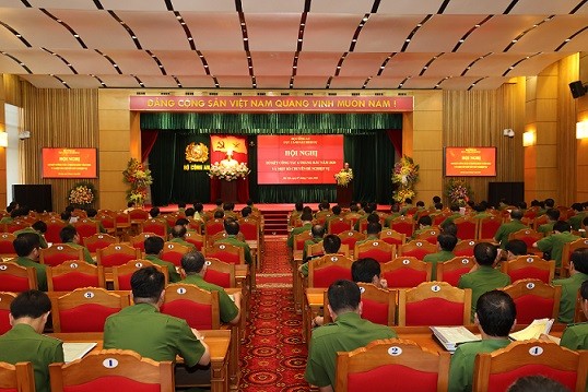 Cảnh sát hình sự điều tra 6 vụ dùng xăng đốt chết 19 người ảnh 1