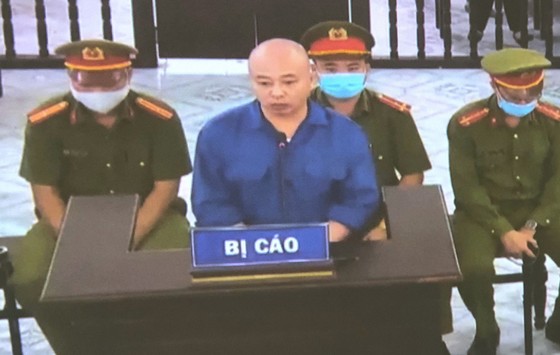 Đường 'Nhuệ' nhận 2 năm 6 tháng tù ở vụ án đánh người tại trụ sở công an ảnh 1