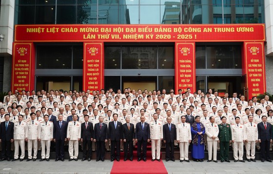 Thủ tướng Nguyễn Xuân Phúc dự Đại hội đại biểu Đảng bộ Công an Trung ương lần thứ VII ảnh 2