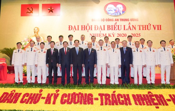 Thủ tướng Nguyễn Xuân Phúc dự Đại hội đại biểu Đảng bộ Công an Trung ương lần thứ VII ảnh 6
