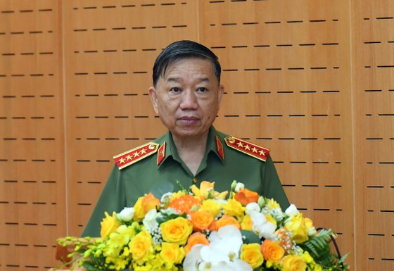 Lực lượng công an triển khai quết liệt bảo vệ tuyệt đối an ninh, an toàn ngày bầu cử ảnh 3