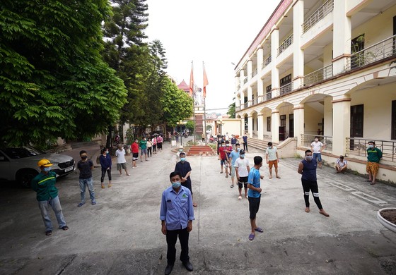 500 công nhân, tiểu thương phải xét nghiệm sàng lọc Covid-19 ảnh 2