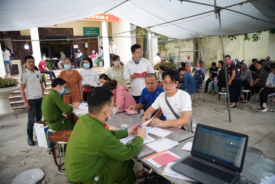 Đợt cao điểm thu nhận hồ sơ, cấp căn cước công dân điện tử tại TP Hà Nội ảnh 1