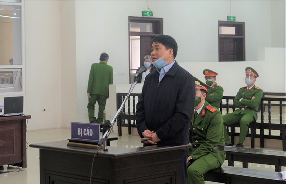 Cựu Chủ tịch UBND TP Hà Nội Nguyễn Đức Chung nói lời sau cùng trước tòa ảnh 1