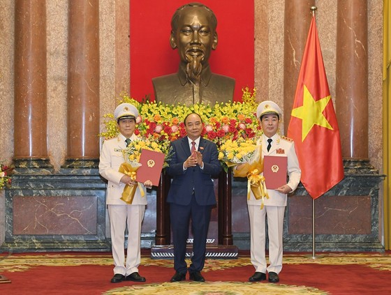Thứ trưởng Bộ Công an Trần Quốc Tỏ và Lương Tam Quang được thăng hàm Thượng tướng ảnh 1