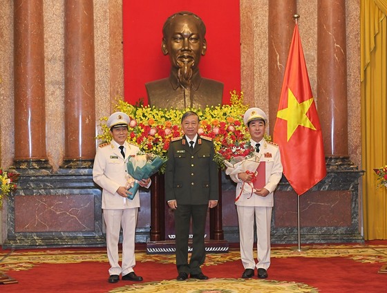 Thứ trưởng Bộ Công an Trần Quốc Tỏ và Lương Tam Quang được thăng hàm Thượng tướng ảnh 2