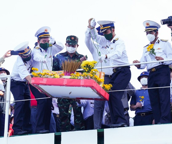 Kỷ niệm 67 năm truyền thống Hải quân nhân dân Việt Nam: Không để Tổ quốc bị 'bất ngờ' từ hướng biển ảnh 6